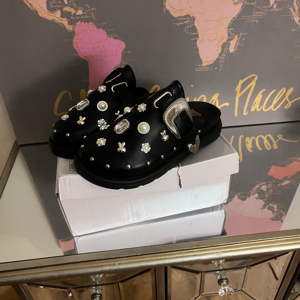 WOMENS 7.5/8 Black Blinged Clogs